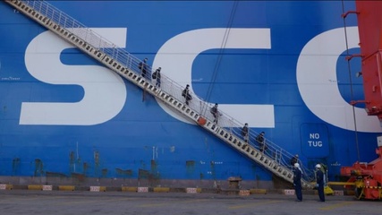 堅(jiān)守國(guó)門(mén)安全，暢通國(guó)際航運(yùn) 洋山港海事部門(mén)高效保障國(guó)際航行船舶船員換班